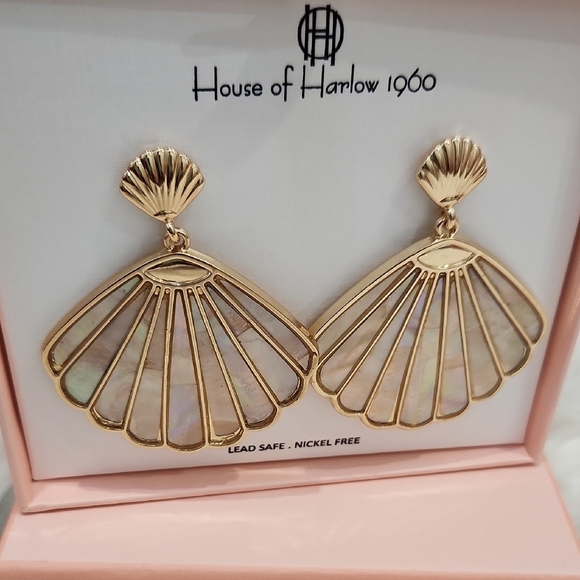 💛🔹️House of Harlow🔹️ 1960 Gold Shell Iridescent Scallop Earrings ✨️🐚 - Picture 3 of 6